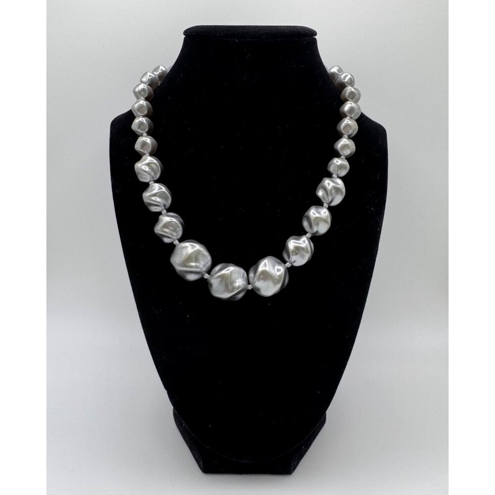 Vintage Crown Trifari Hand-Knotted Gray Silver Faux Pearl Necklace 16”